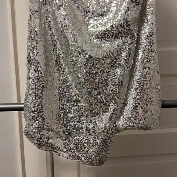 NWT silver sequin Lulu’s Dress 🪩 - Picture 6 of 14